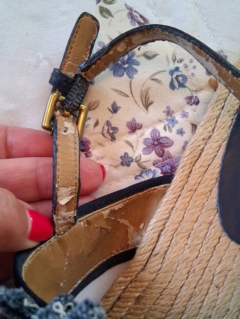 Coach Beige and Navy Floral Rope Sandals. Size 10B